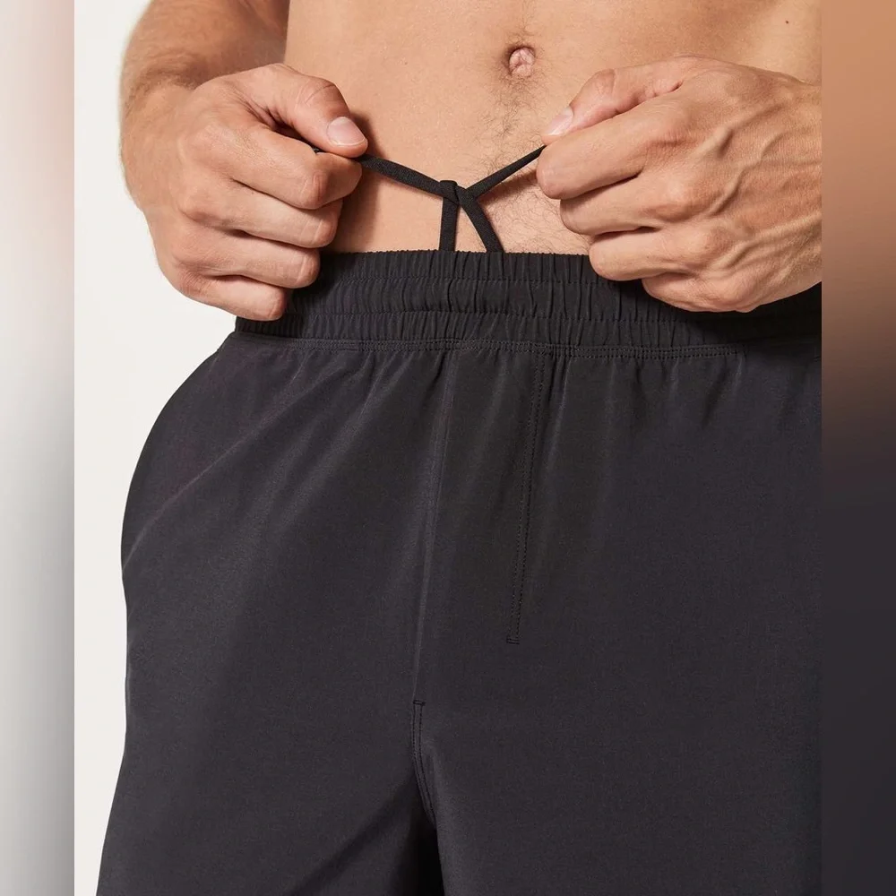 Lululemon Pace Beaker Shorts in Black Size Medium.